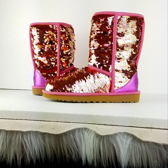 NWT UGG Sequin Short Boot - Picture 4 of 12